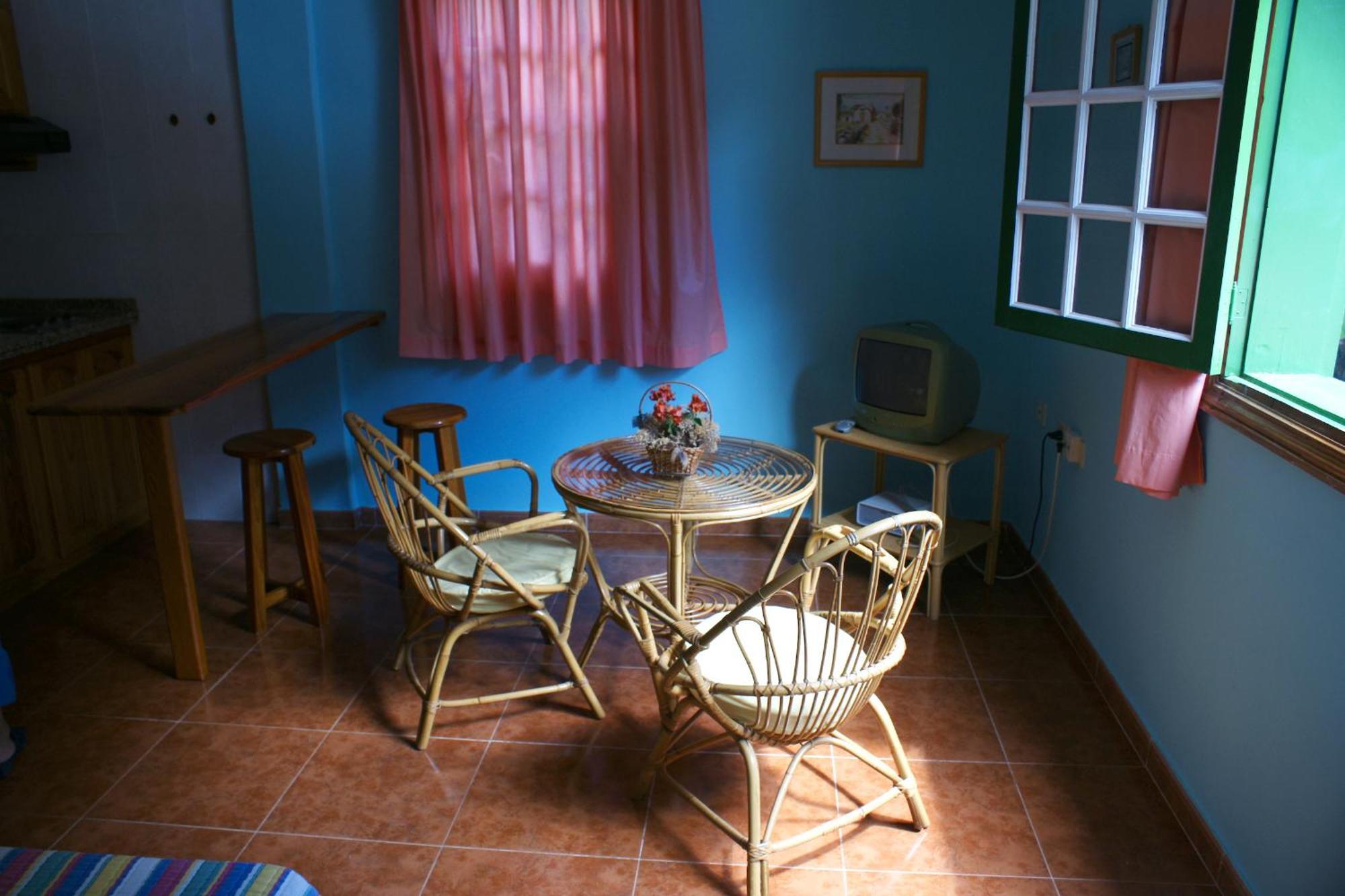 Apartamentos Nelly Valle Gran Rey Oda fotoğraf