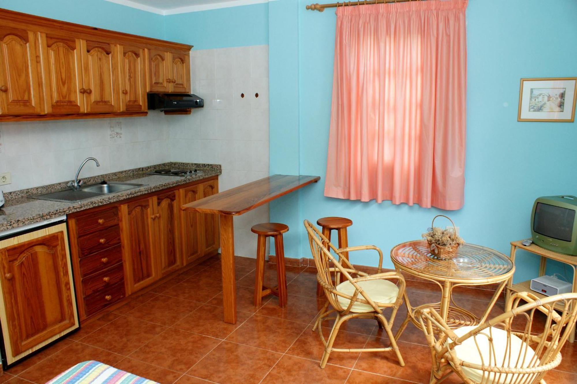 Apartamentos Nelly Valle Gran Rey Oda fotoğraf